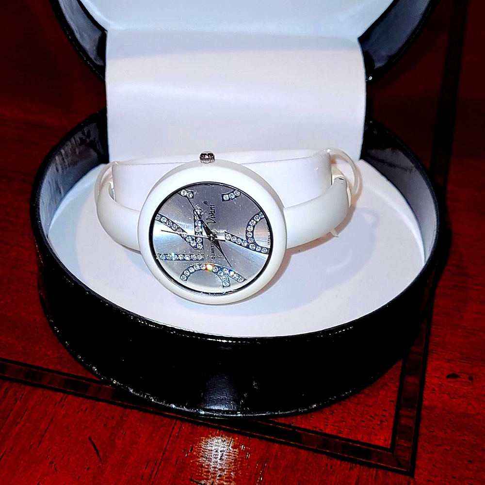 VIVANI white watch